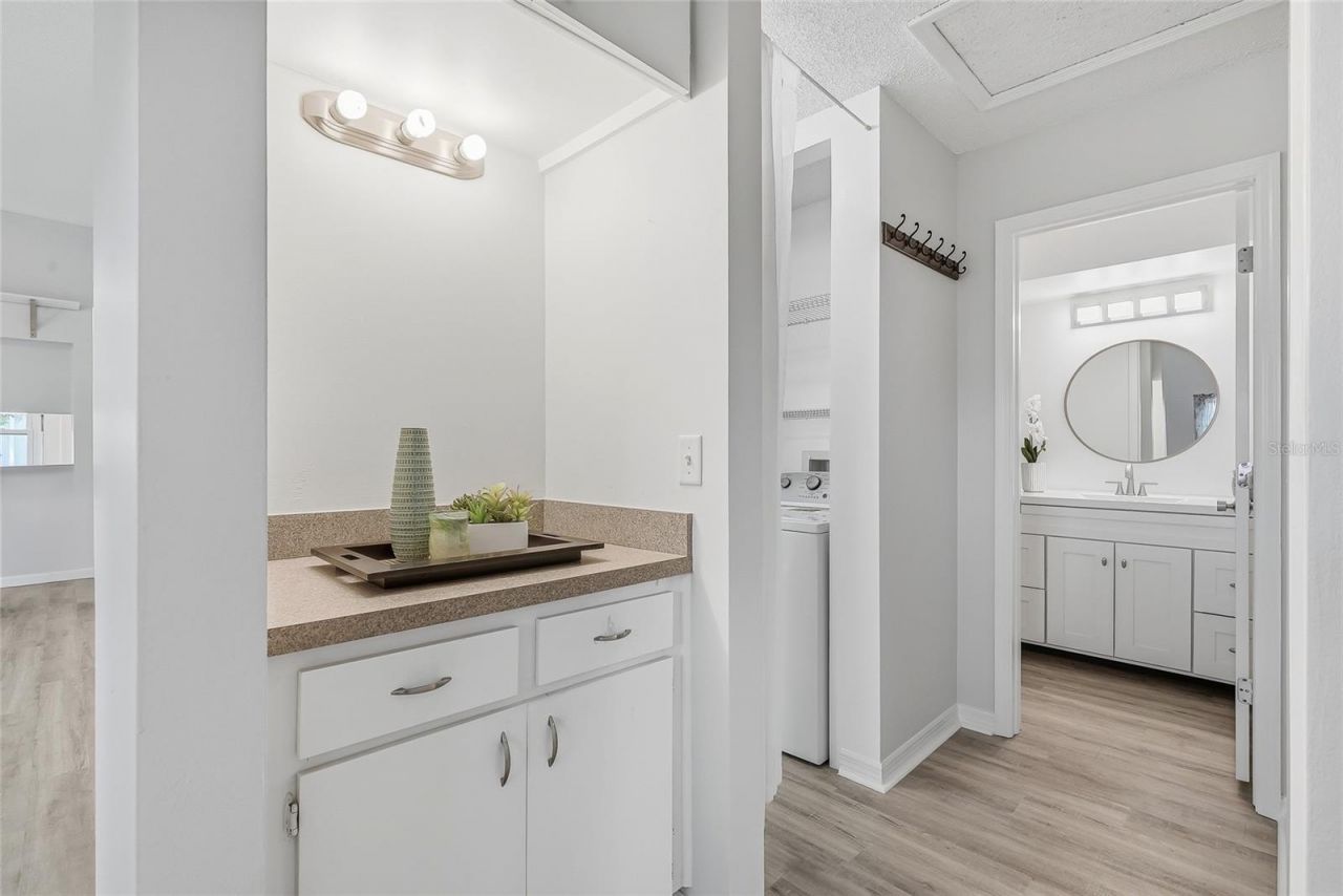 366 47th Avenue N, Unit 5, Saint Petersburg, FL 33703 Photo