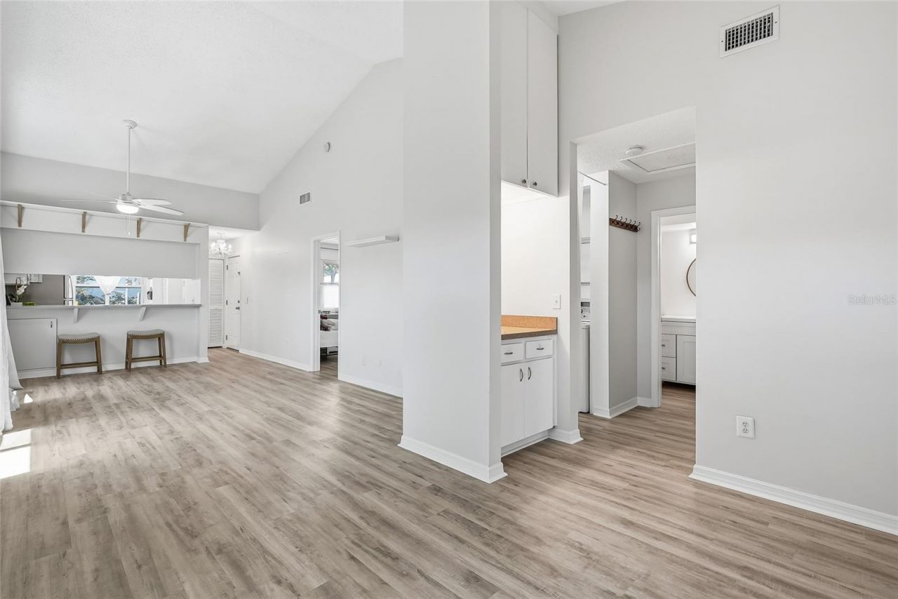 366 47th Avenue N, Unit 5, Saint Petersburg, FL 33703 Photo