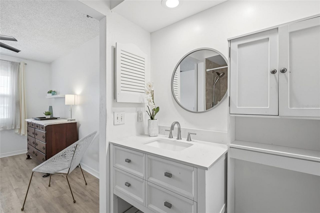 366 47th Avenue N, Unit 5, Saint Petersburg, FL 33703 Photo