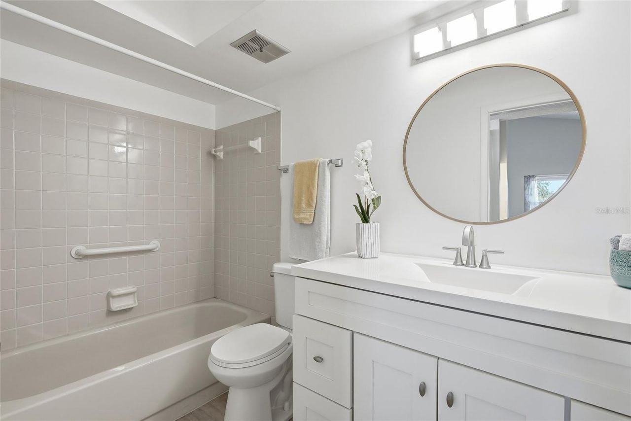 366 47th Avenue N, Unit 5, Saint Petersburg, FL 33703 Photo