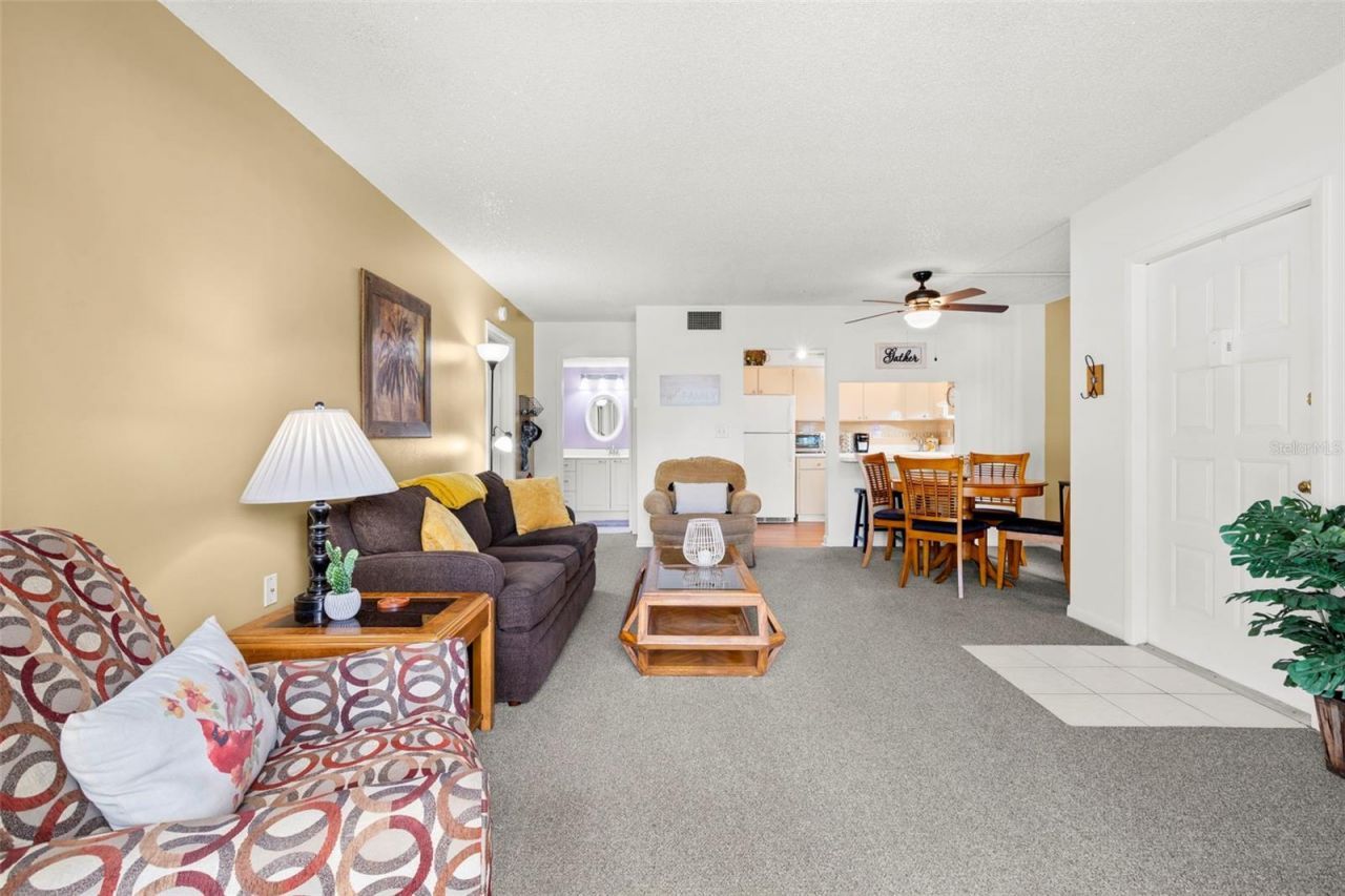1290 Pine Ridge Circle E, Unit E1, Tarpon Springs, FL 34688 Photo