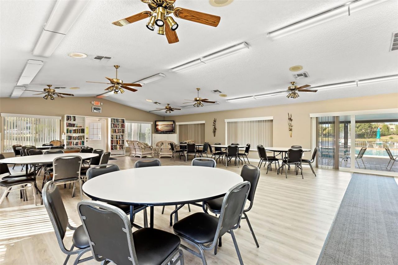 1290 Pine Ridge Circle E, Unit E1, Tarpon Springs, FL 34688 Photo