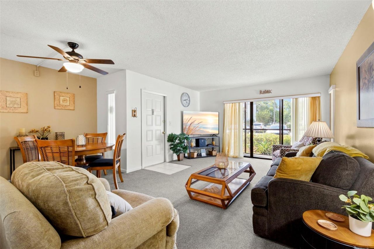 1290 Pine Ridge Circle E, Unit E1, Tarpon Springs, FL 34688 Photo