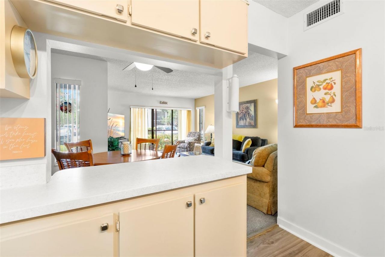 1290 Pine Ridge Circle E, Unit E1, Tarpon Springs, FL 34688 Photo