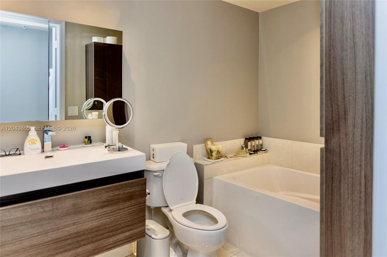 480 NE 30th St , Unit 1507, Miami, FL 33137 Photo