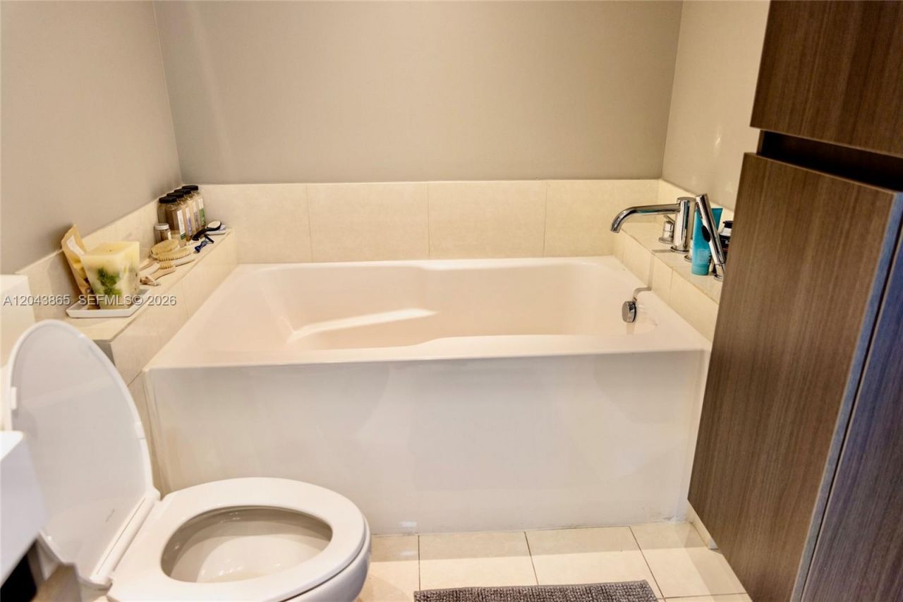 480 NE 30th St , Unit 1507, Miami, FL 33137 Photo
