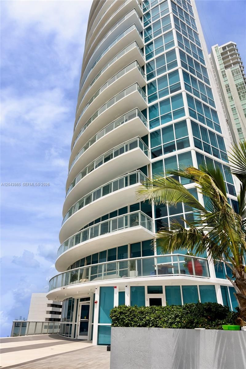 480 NE 30th St , Unit 1507, Miami, FL 33137 Photo