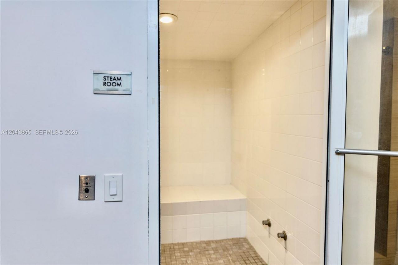 480 NE 30th St , Unit 1507, Miami, FL 33137 Photo