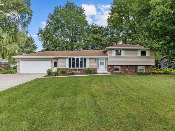 732 MANCHESTER ROAD, Neenah, WI 54956