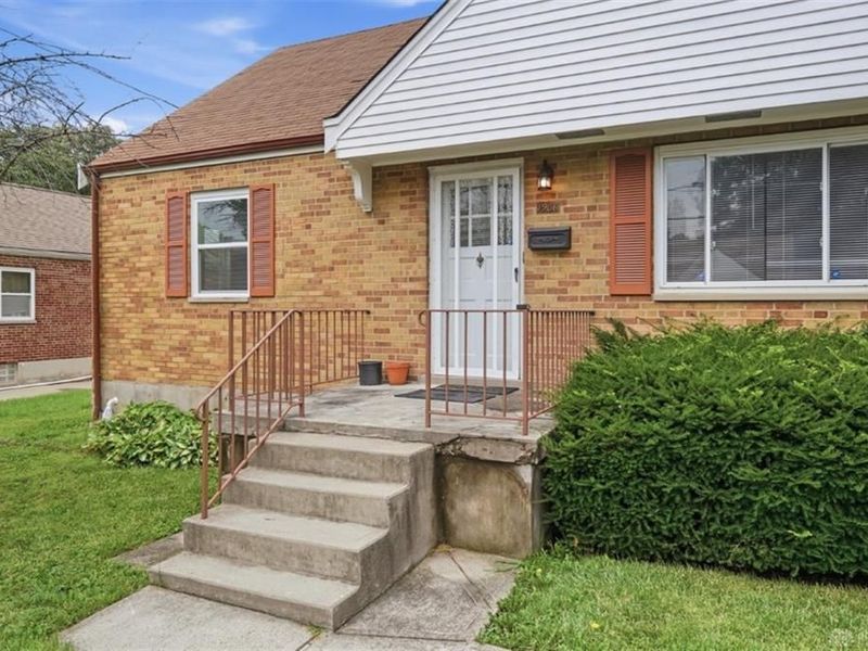 1906 Acorn Drive, Cincinnati, OH 45231 Photo 4