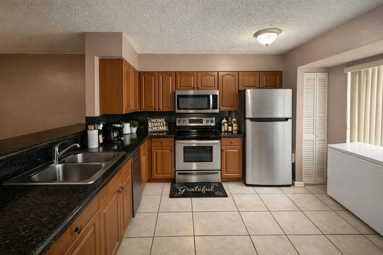 1739 Village Boulevard, Unit 101, West Palm Beach, FL 33409 Photo