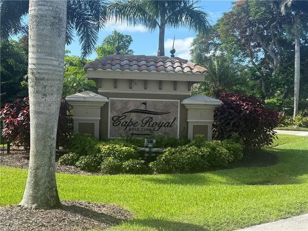 11574 Royal Tee CIR W, CAPE CORAL, FL 33991