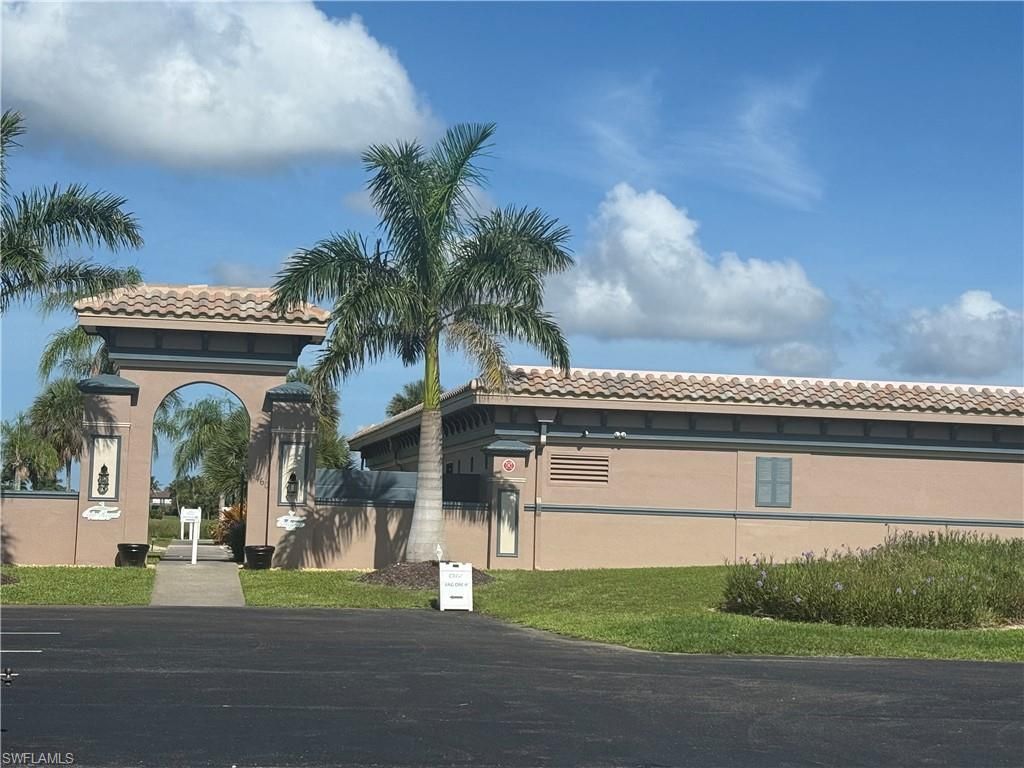 11574 Royal Tee Cir W, Cape Coral, FL 33991 Photo