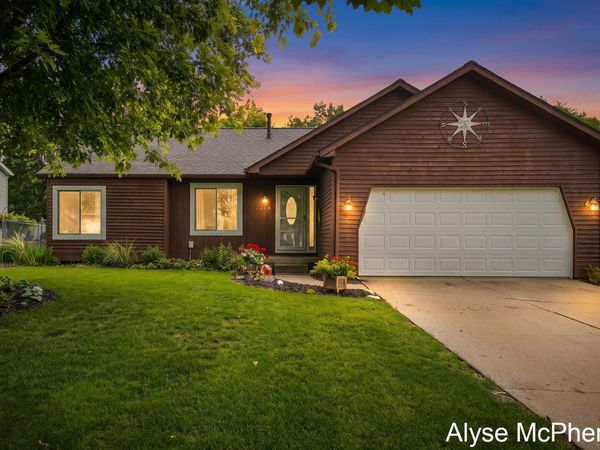 3240 Sunrise Street SE, Grand Rapids, MI 49508