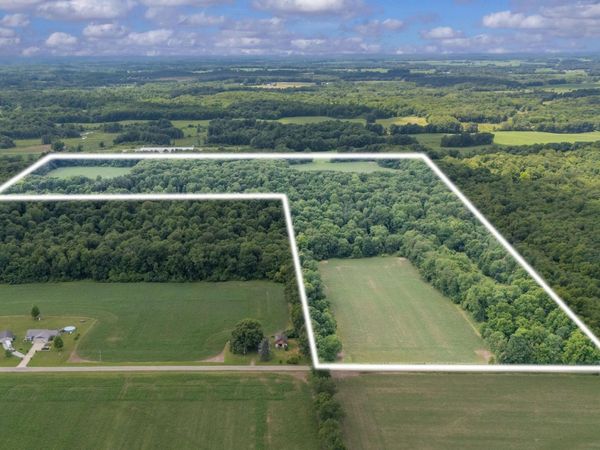 52402 Oak Plains Road, Three Rivers, MI 49093