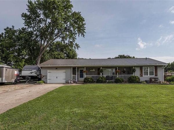 409 E Franklin Street, Pomona, KS 66076