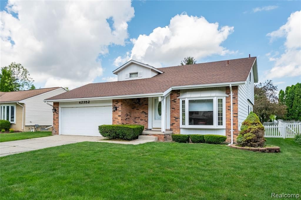 42352 Park Ridge Road, Novi, MI 48375 Main Photo