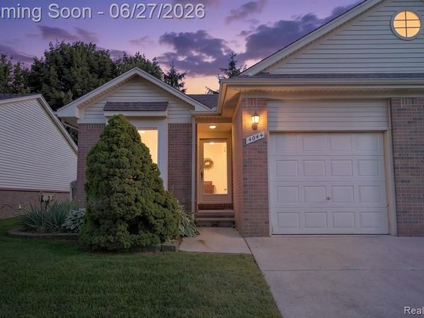 4044 Heatherwood Court, Warren, MI 48092