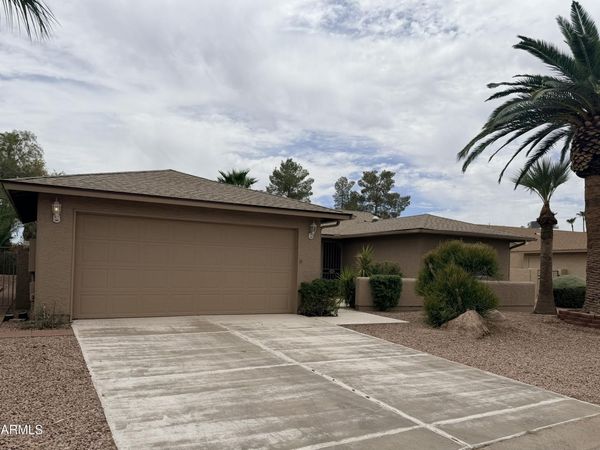 26413 S SHERBROOK Drive, Sun Lakes, AZ 85248