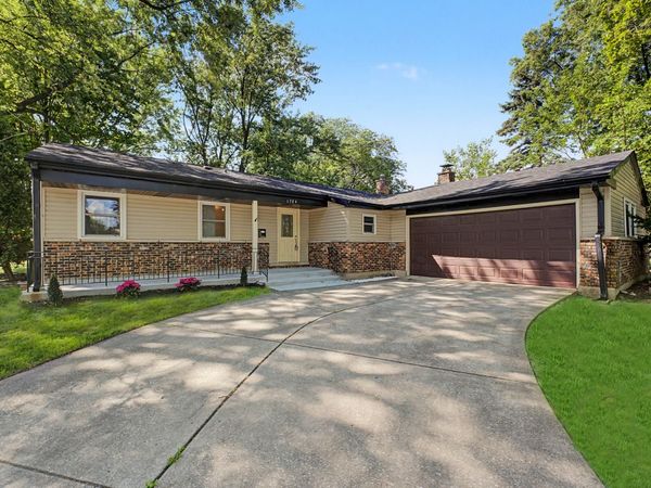 1704 S Highland Avenue , Arlington Heights, IL 60005
