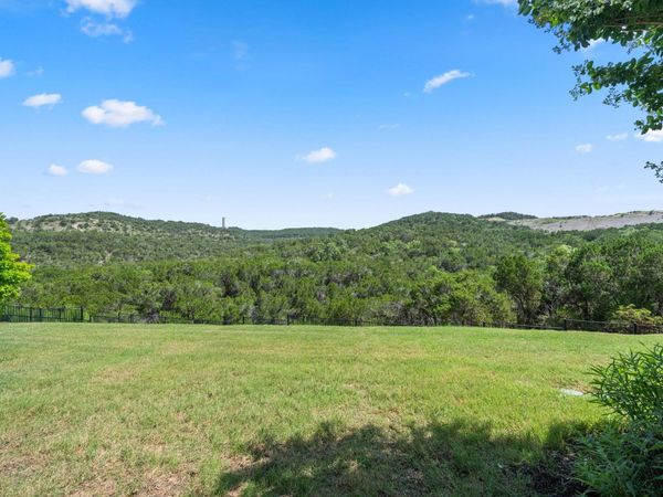 136 Baldovino SKWY, Lakeway, TX 78738
