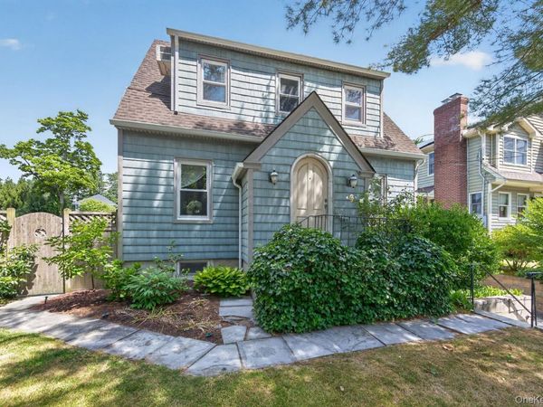 55 Pershing Avenue , Locust Valley, NY 11560