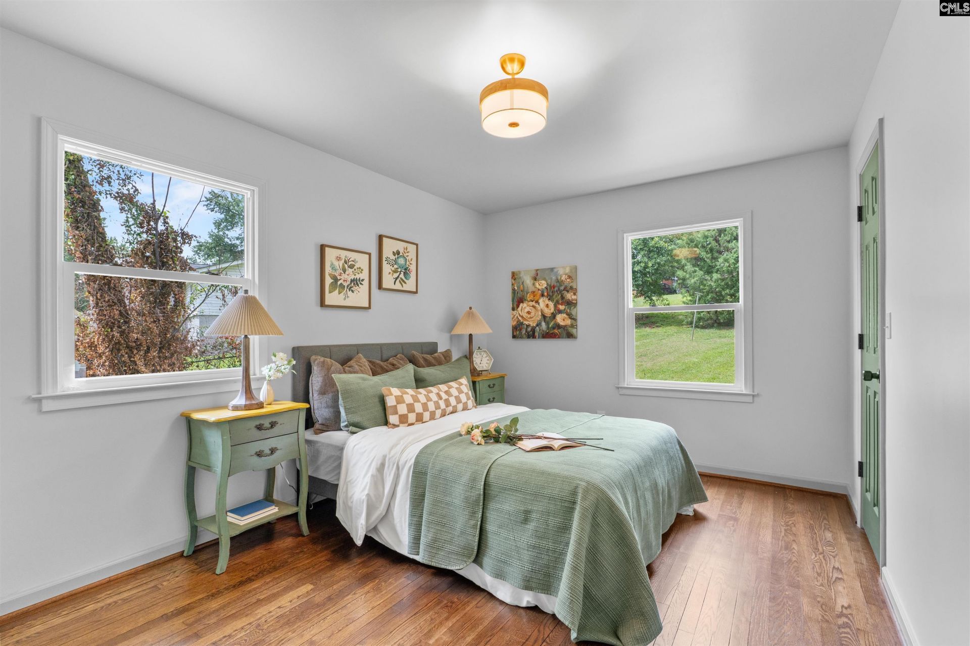 135 Riverview Court  Photo 10