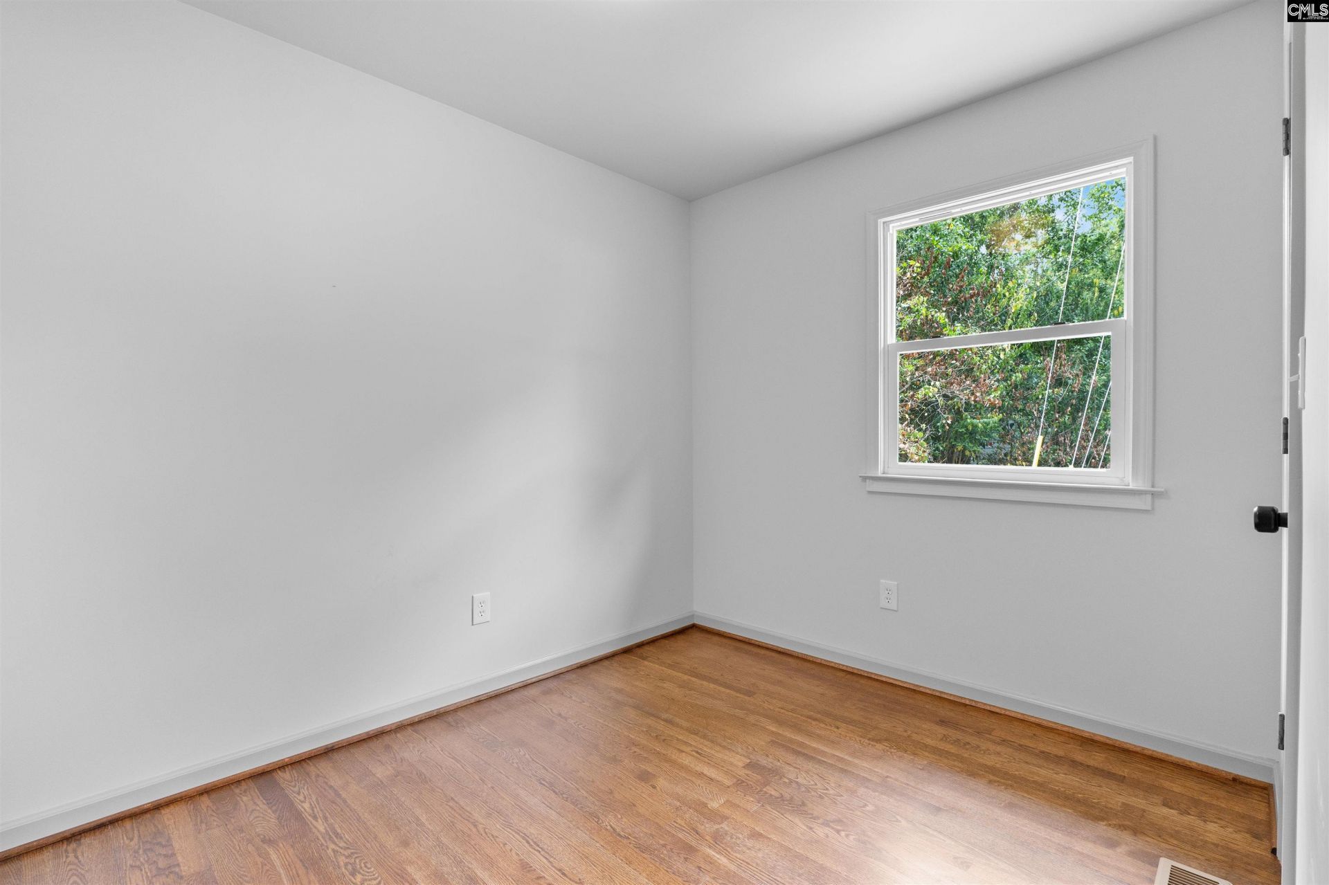 135 Riverview Court  Photo 15