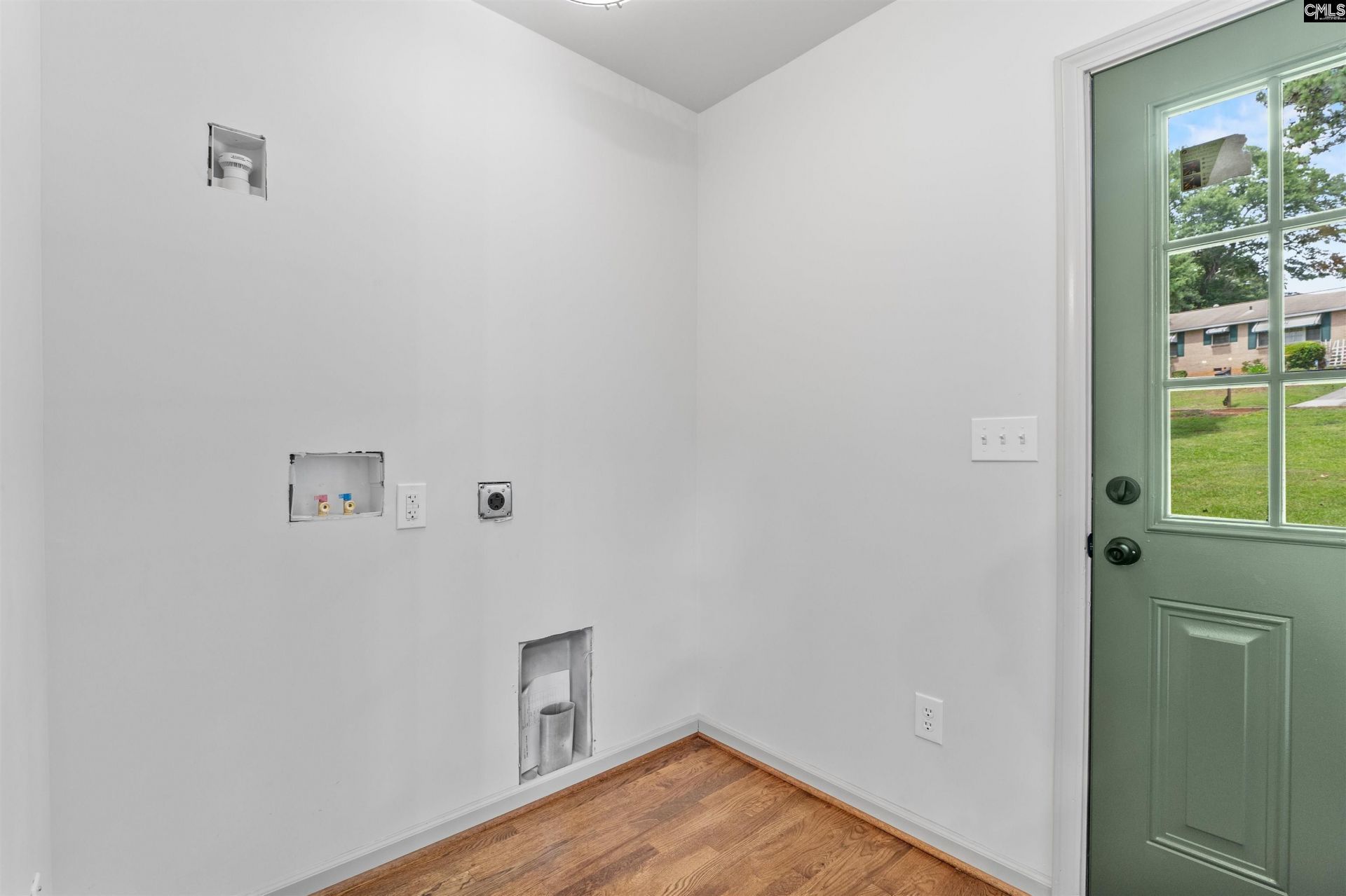 135 Riverview Court  Photo 17