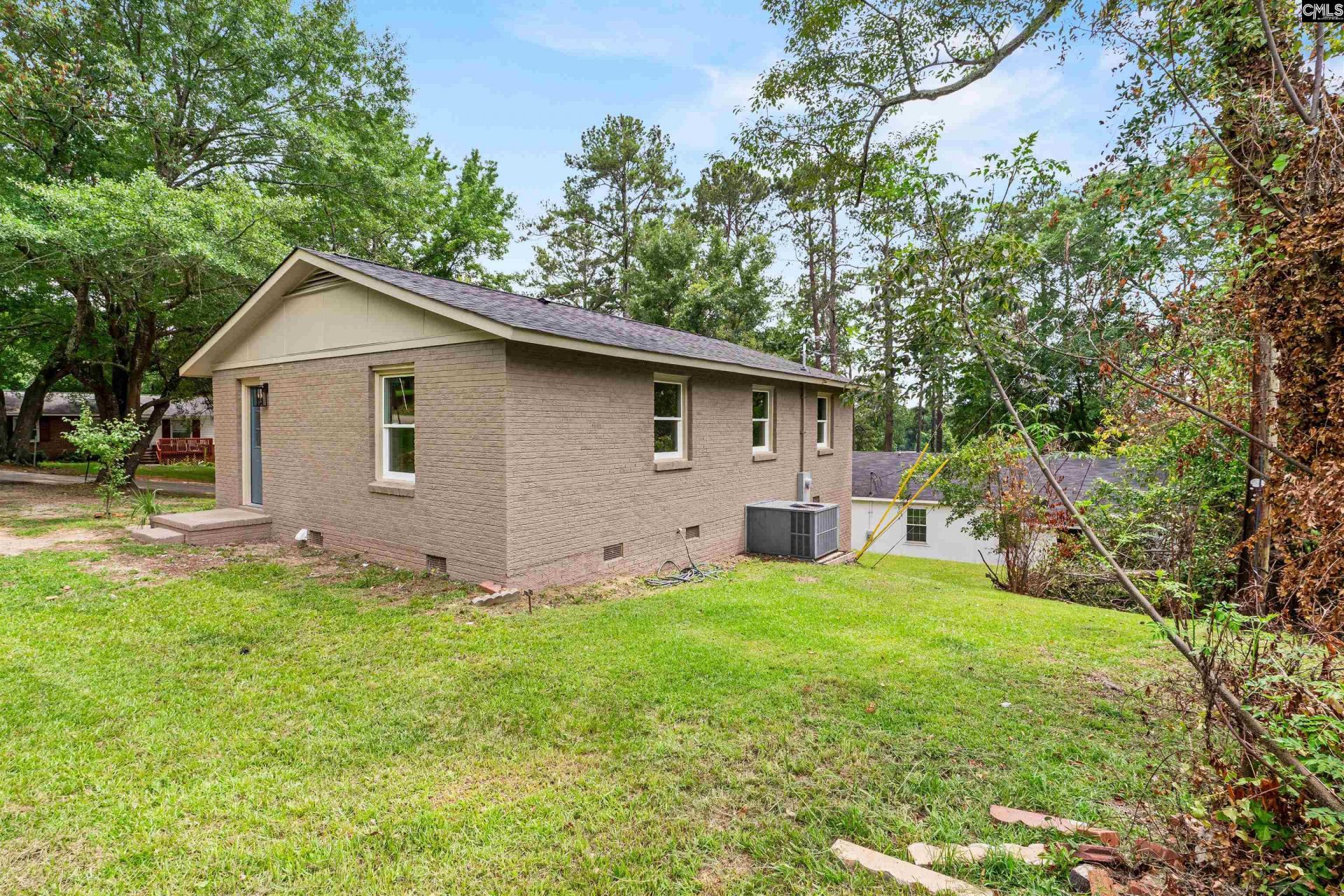 135 Riverview Court  Photo 19