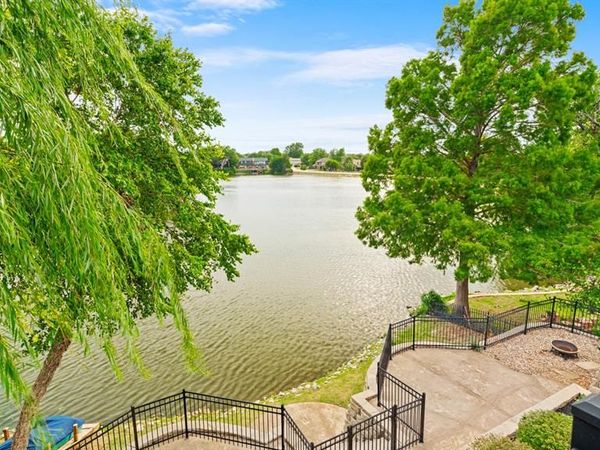 6901 N Waterwood Way, Warr Acres, OK 73132