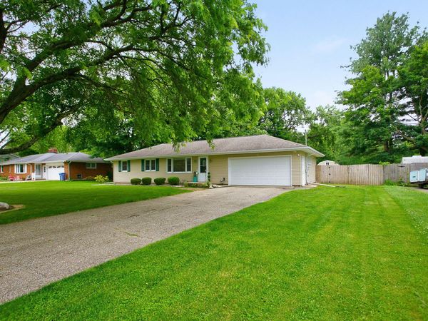 8364 Harvest Avenue, Richland, MI 49083