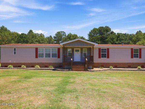 211 Arbor Drive , Columbia, NC 27925