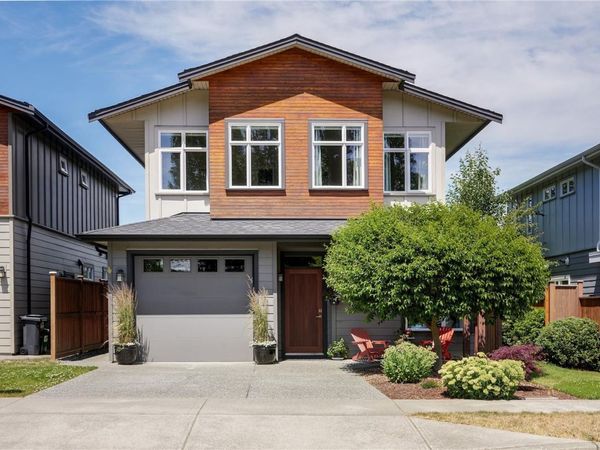 2020 Deerbrush Cres, North Saanich, BC V8L 0C5