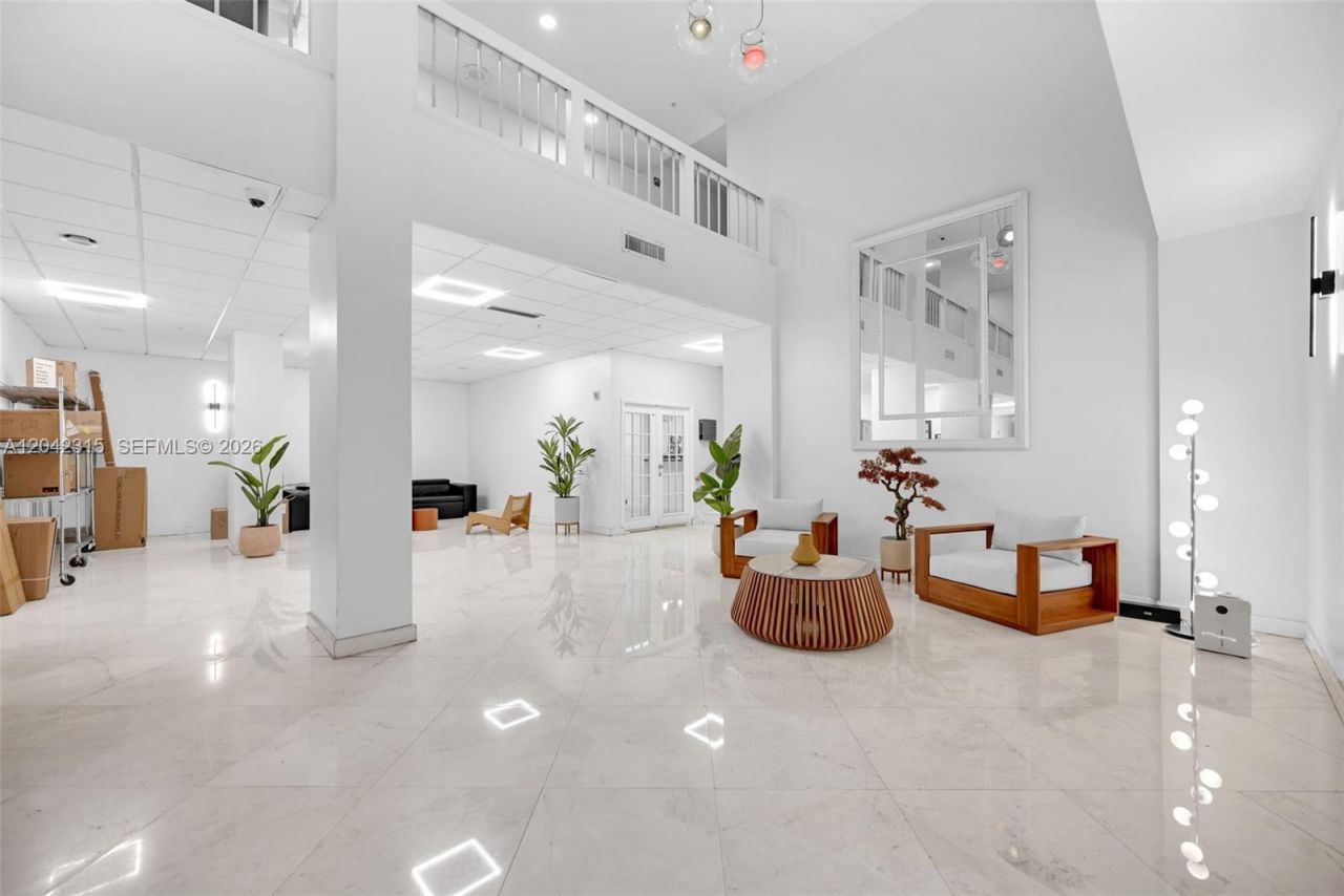 2750 NE 183rd St , Unit 2410, Aventura, FL 33160 Photo