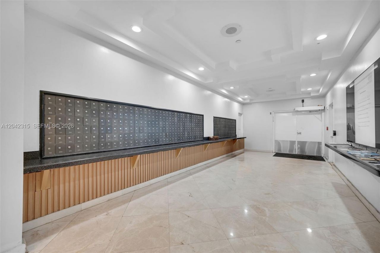 2750 NE 183rd St , Unit 2410, Aventura, FL 33160 Photo