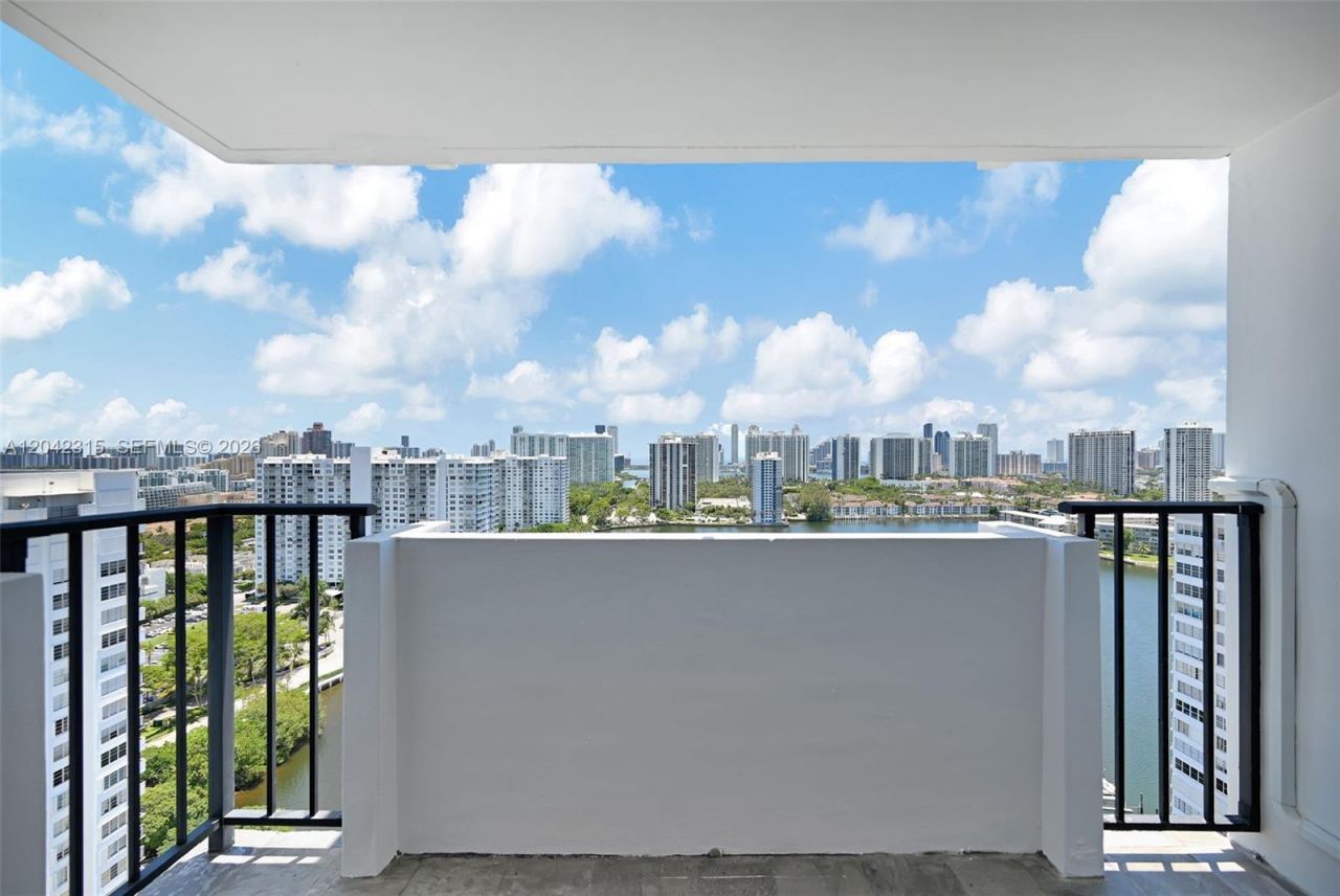 2750 NE 183rd St , Unit 2410, Aventura, FL 33160 Photo