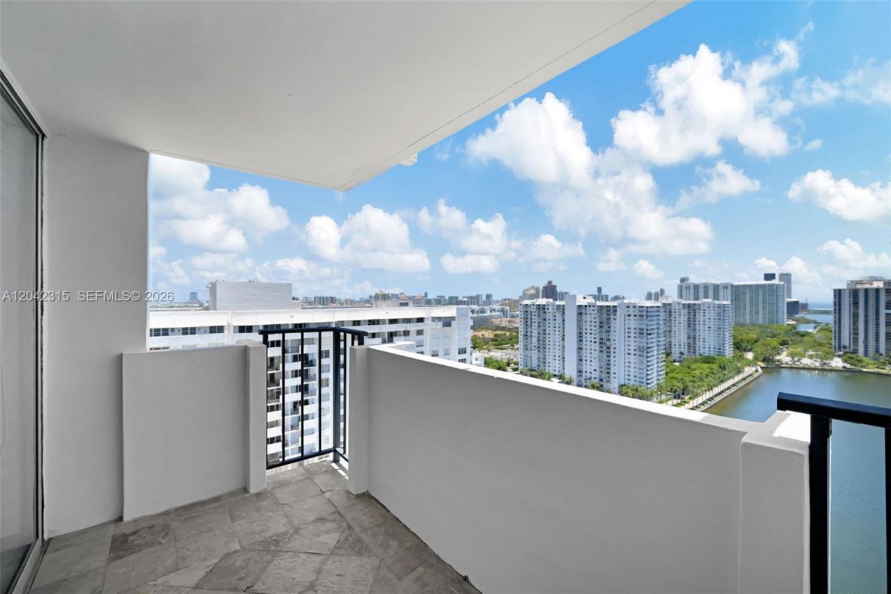 2750 NE 183rd St , Unit 2410, Aventura, FL 33160 Photo