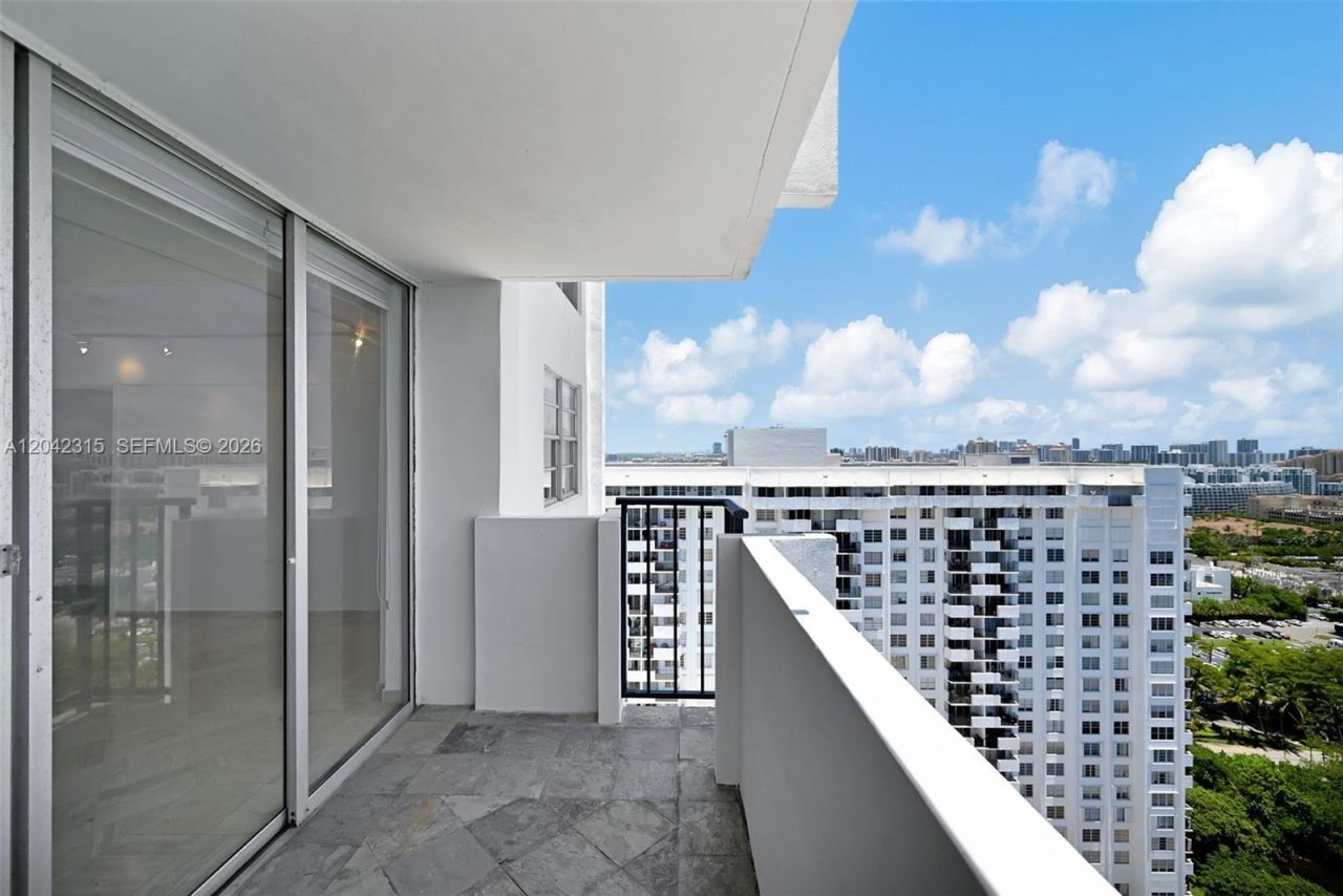2750 NE 183rd St , Unit 2410, Aventura, FL 33160 Photo