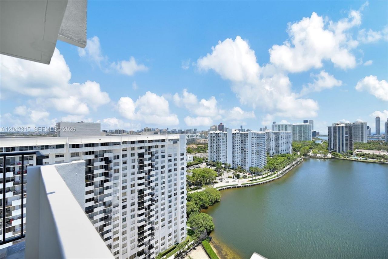 2750 NE 183rd St , Unit 2410, Aventura, FL 33160 Photo