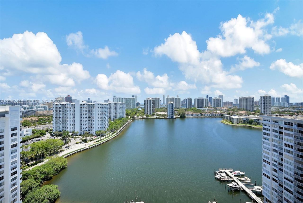 2750 NE 183rd St , Unit 2410, Aventura, FL 33160 Photo