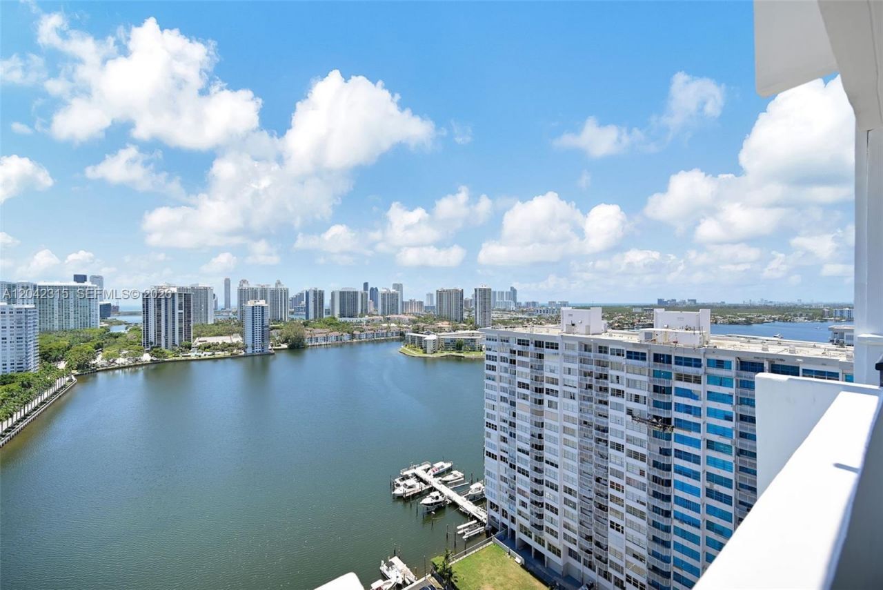 2750 NE 183rd St , Unit 2410, Aventura, FL 33160 Photo