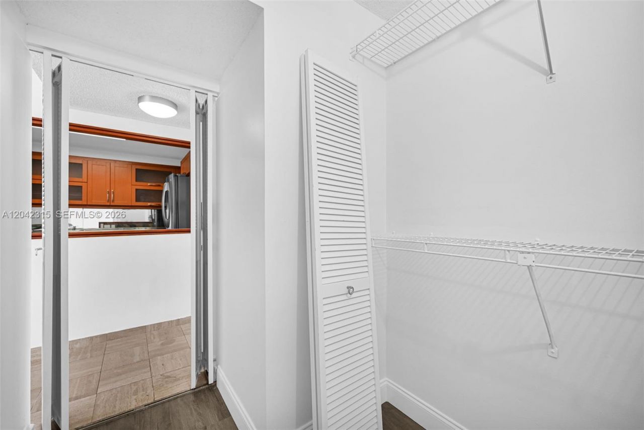 2750 NE 183rd St , Unit 2410, Aventura, FL 33160 Photo
