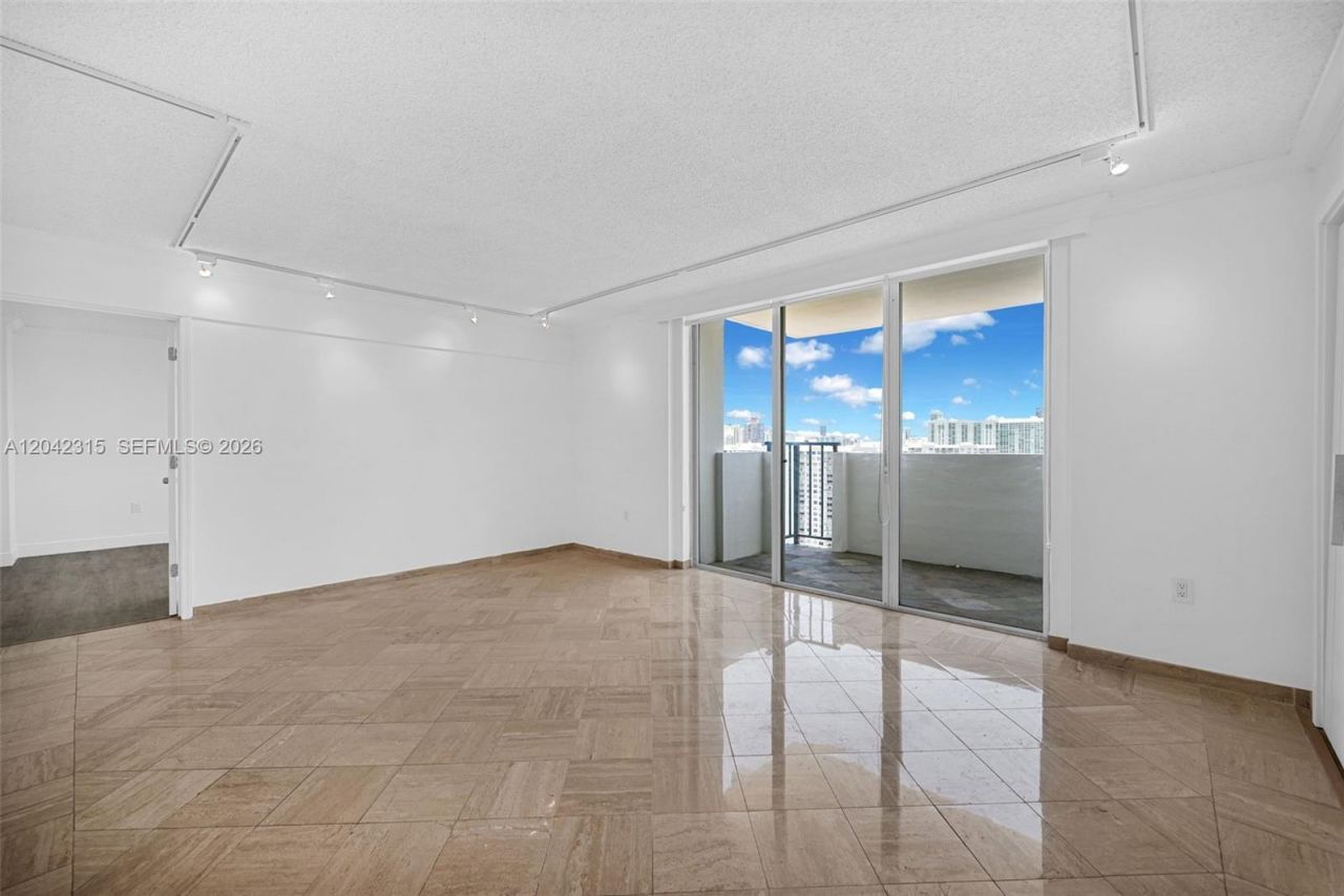 2750 NE 183rd St , Unit 2410, Aventura, FL 33160 Photo