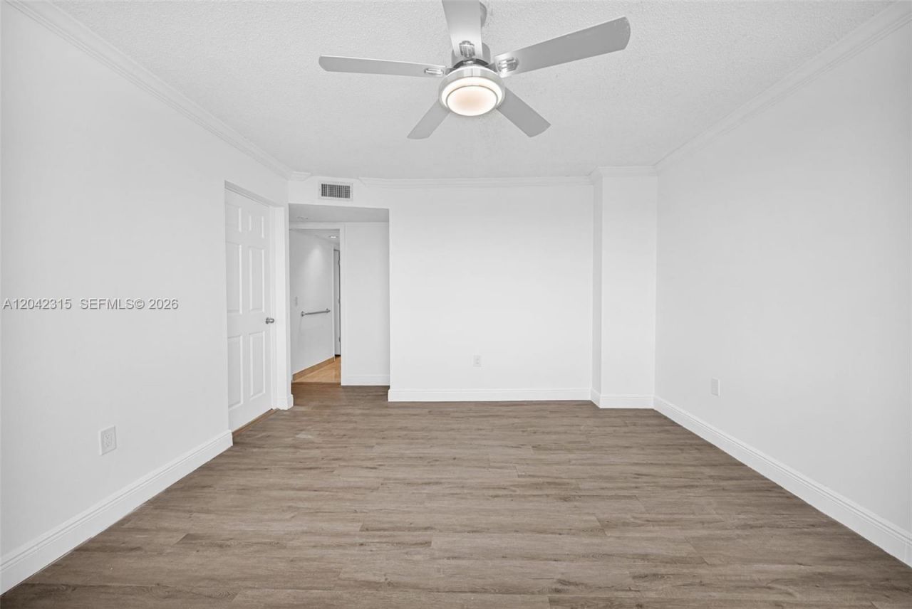 2750 NE 183rd St , Unit 2410, Aventura, FL 33160 Photo