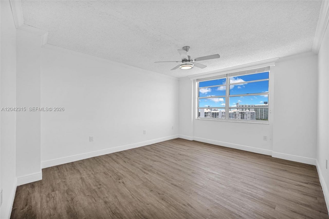 2750 NE 183rd St , Unit 2410, Aventura, FL 33160 Photo