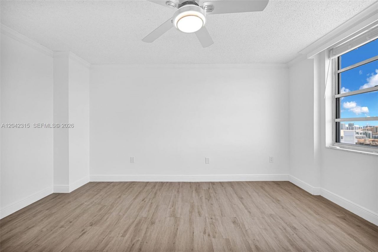 2750 NE 183rd St , Unit 2410, Aventura, FL 33160 Photo