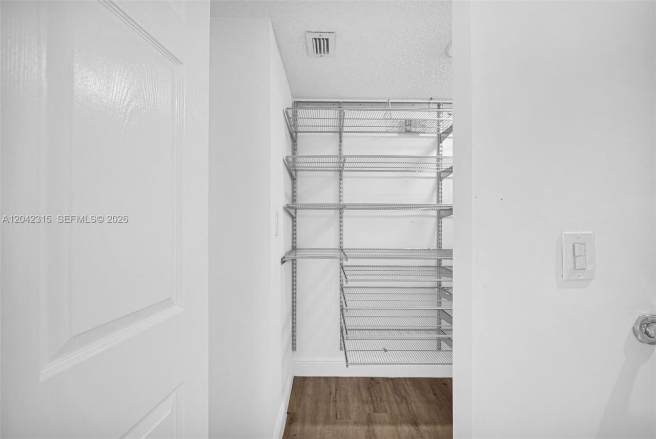 2750 NE 183rd St , Unit 2410, Aventura, FL 33160 Photo