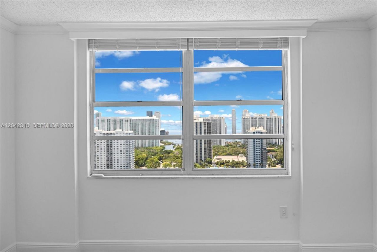 2750 NE 183rd St , Unit 2410, Aventura, FL 33160 Photo