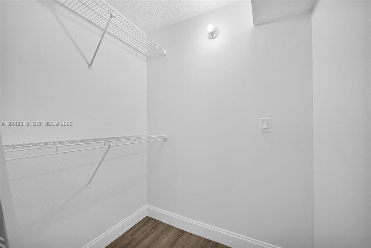 2750 NE 183rd St , Unit 2410, Aventura, FL 33160 Photo